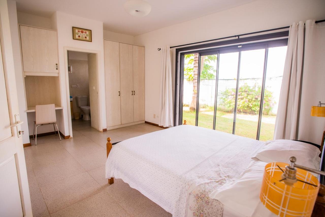 Villa Angelou - Sunlit Beach Getaway With Pool And Wifi Belle Mare Exterior photo